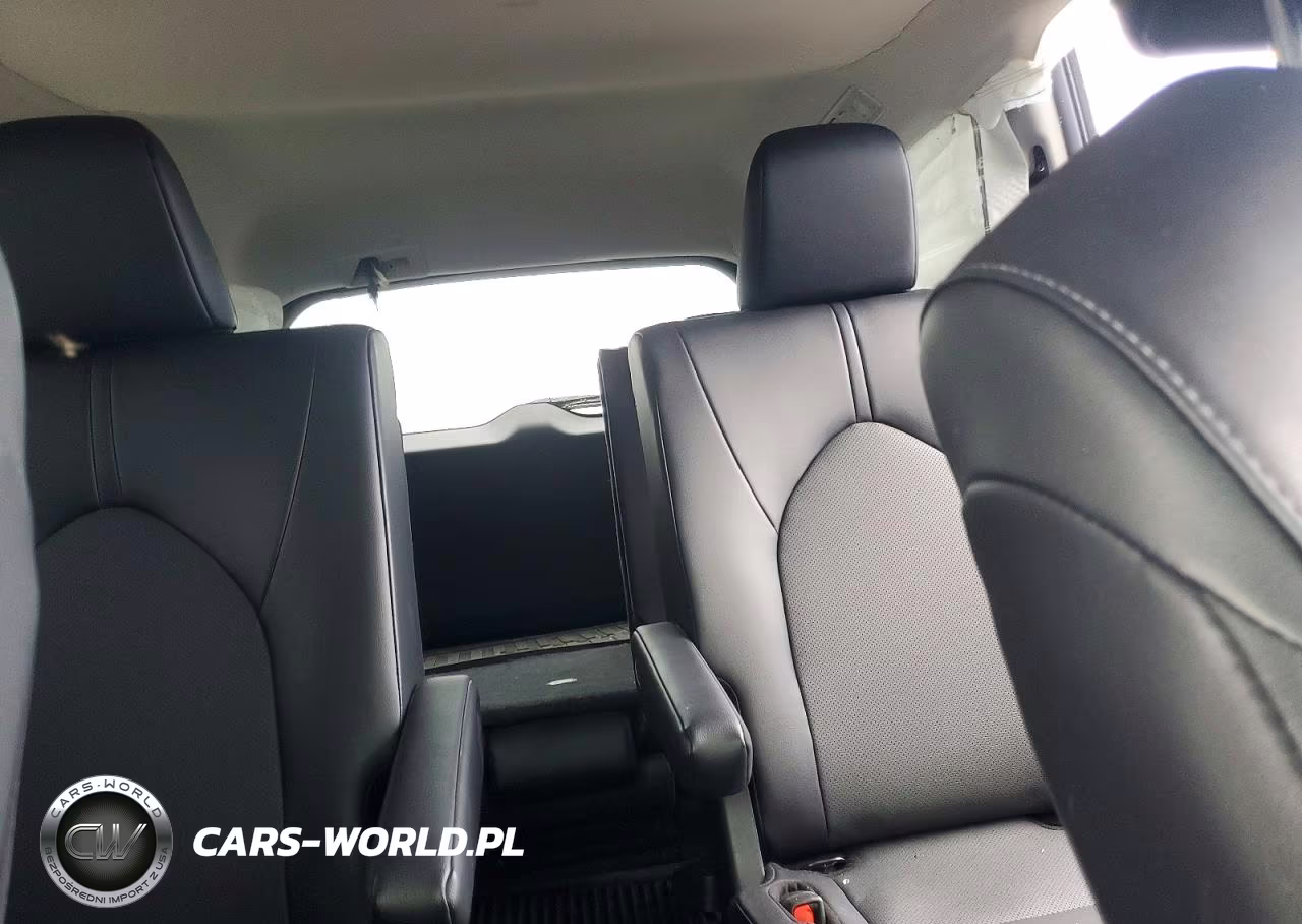 2024 Toyota Grand Highlander Xle VIN:5TDAAAB52RS039117 - 10