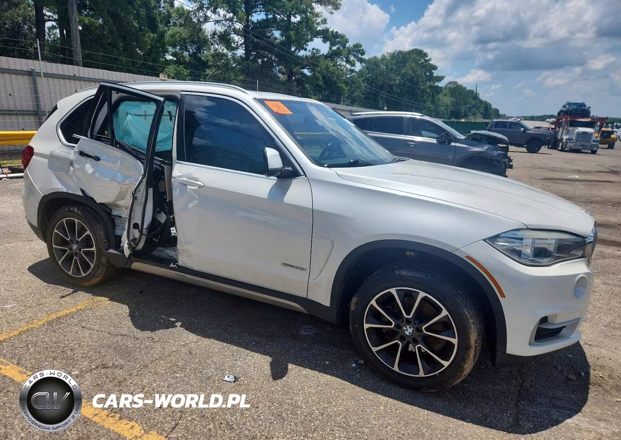 2017 BMW X5 xDrive35I VIN:5UXKR0C33H0V70301 - 4