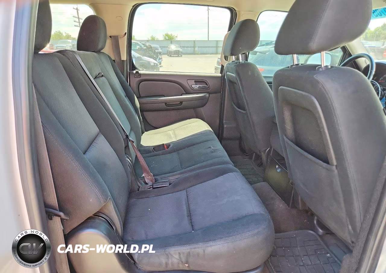 2013 Chevrolet Suburban K1500 Ls VIN:1GNSKHE7XDR358044 - 11