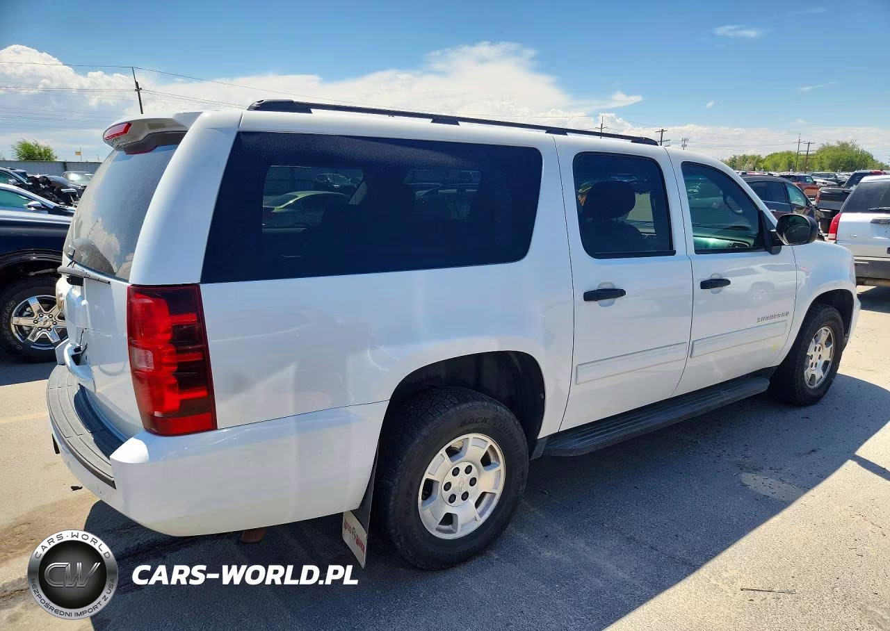 2013 Chevrolet Suburban K1500 Ls VIN:1GNSKHE7XDR358044 - 3