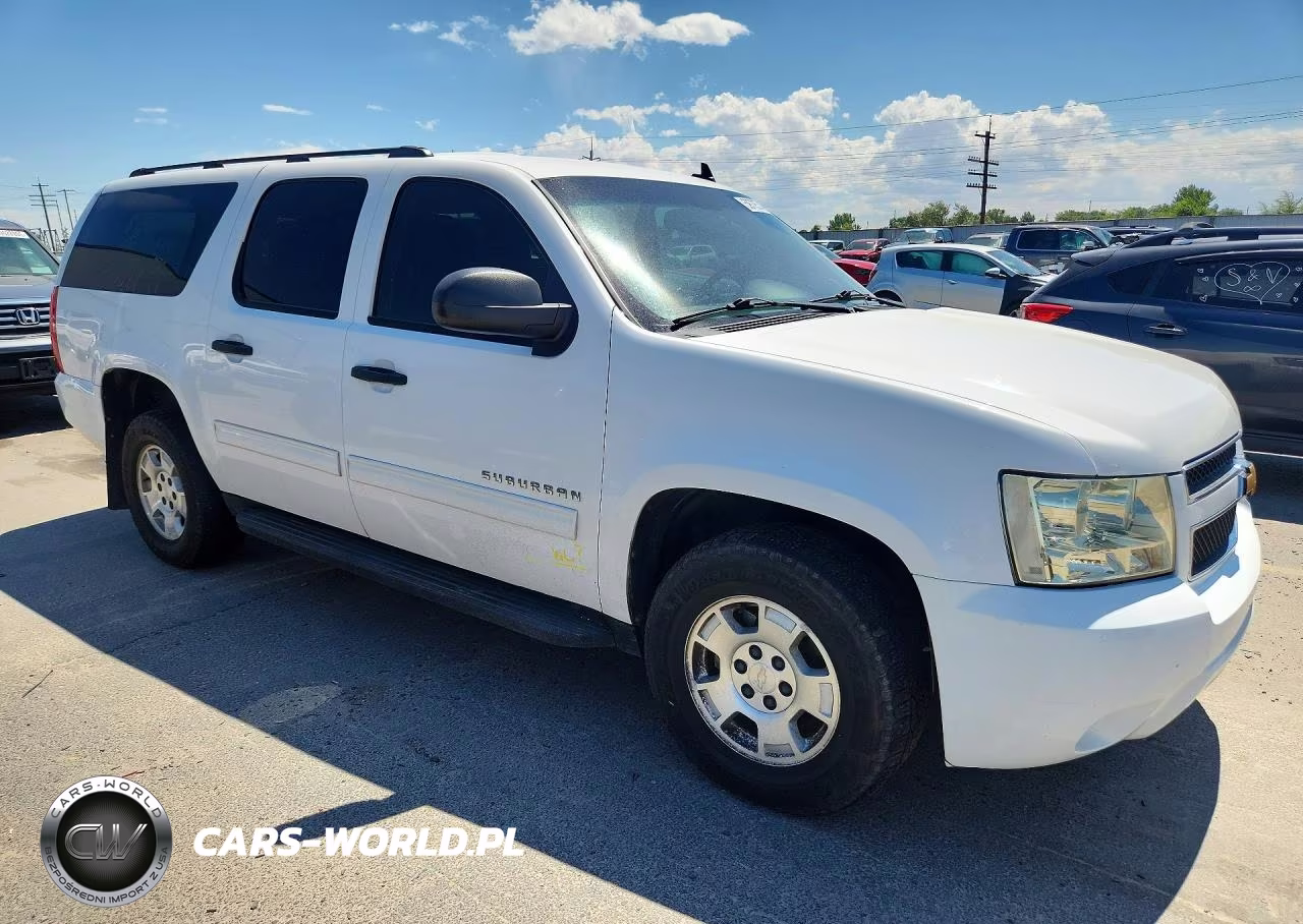 2013 Chevrolet Suburban K1500 Ls VIN:1GNSKHE7XDR358044 - 4