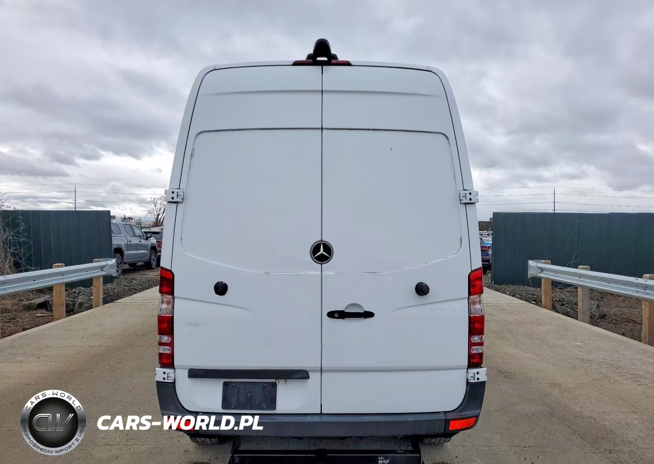 2017 Mercedes Benz Sprinter 2500 Delivery Van VIN:WD3PE7CDXHP527807 - 6
