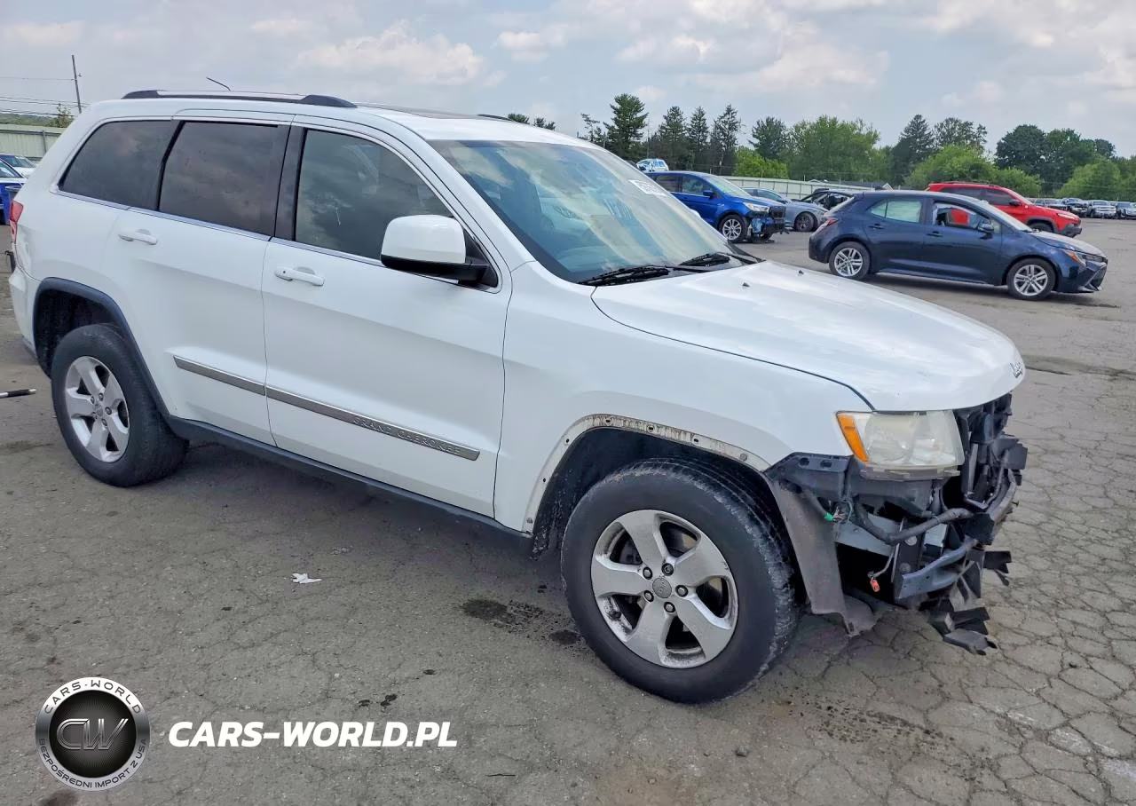 2013 Jeep Grand Cherokee Laredo VIN:1C4RJFAG3DC631459 - 4