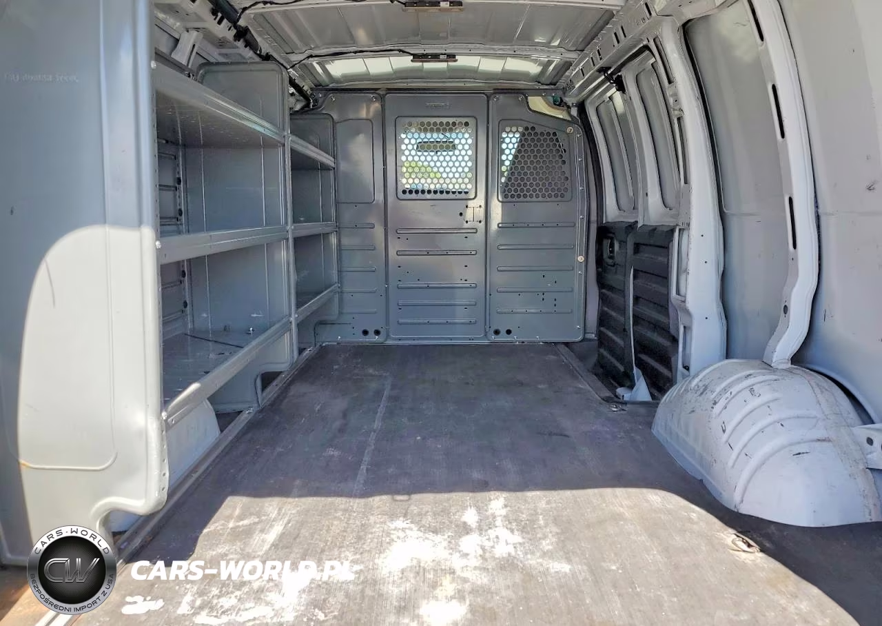 2023 Chevrolet Express G2500 VIN:1GCWGAFP6P1115898 - 10