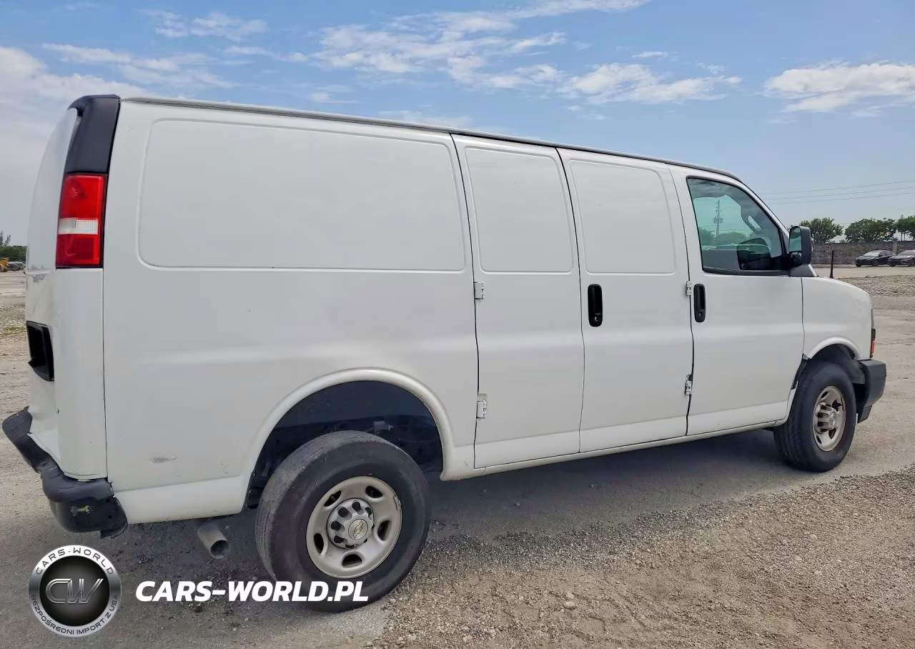 2023 Chevrolet Express G2500 VIN:1GCWGAFP6P1115898 - 3