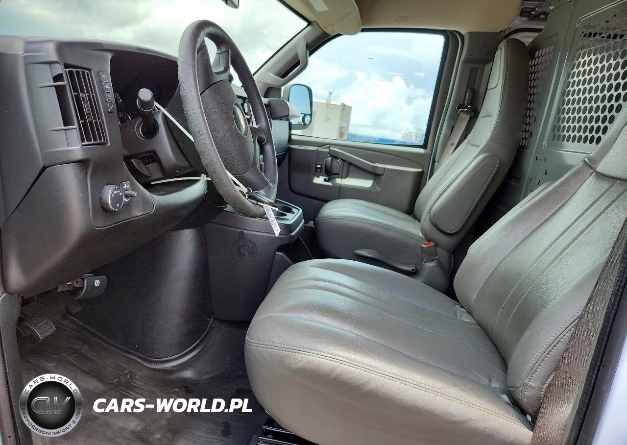 2023 Chevrolet Express G2500 VIN:1GCWGAFP6P1115898 - 7