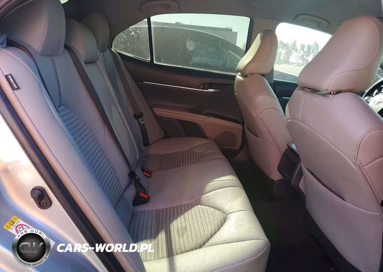 2018 Toyota Camry Se VIN:4T1B11HK7JU125150 - 10