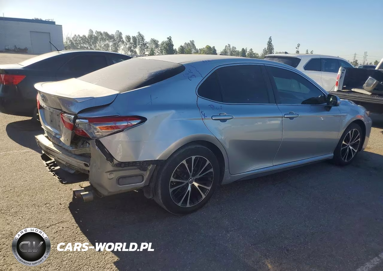 2018 Toyota Camry Se VIN:4T1B11HK7JU125150 - 3