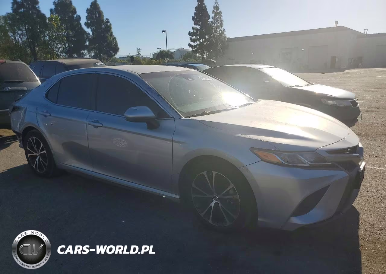 2018 Toyota Camry Se VIN:4T1B11HK7JU125150 - 4
