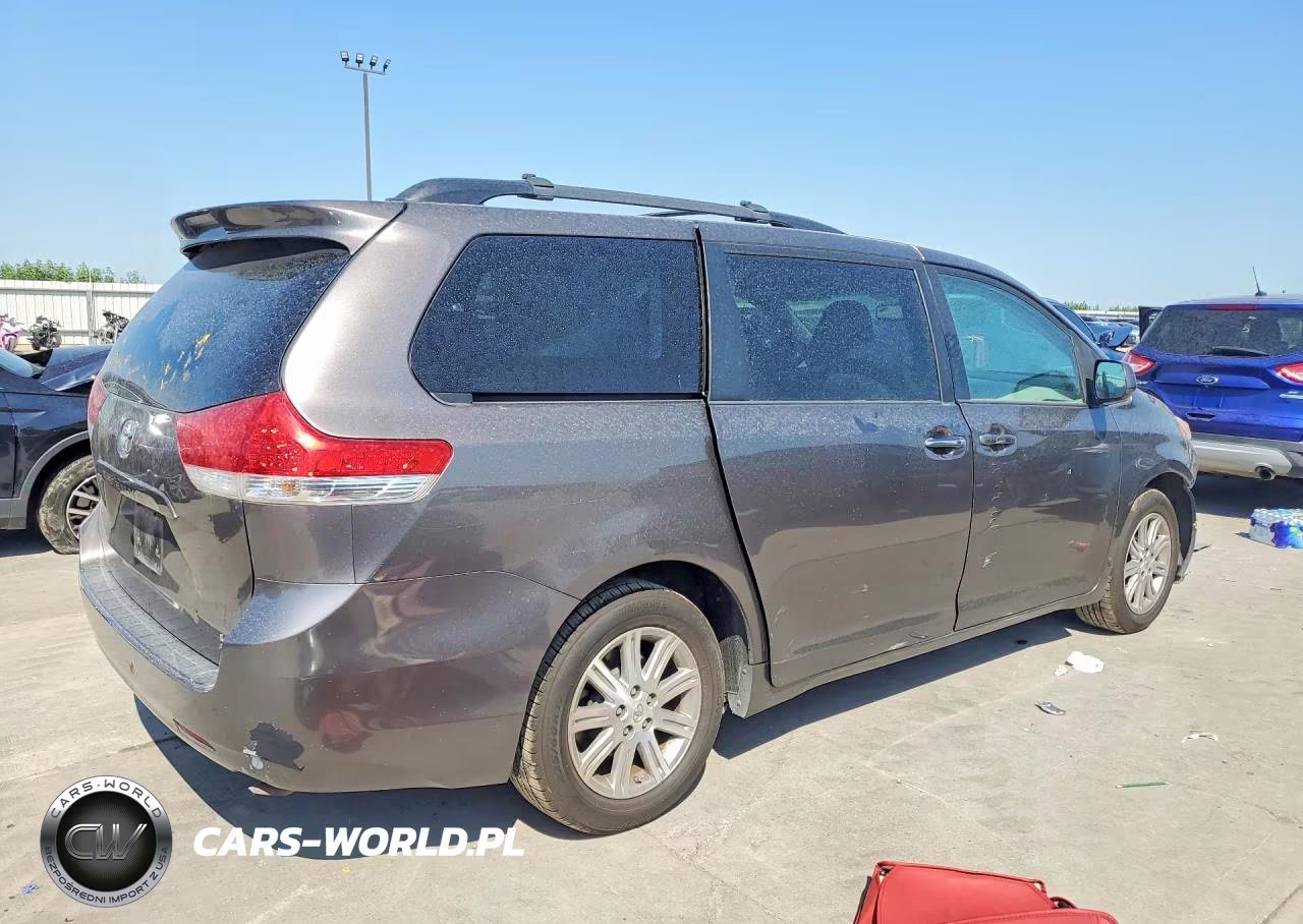 2013 Toyota Sienna Le VIN:5TDJK3DC3DS062127 - 3