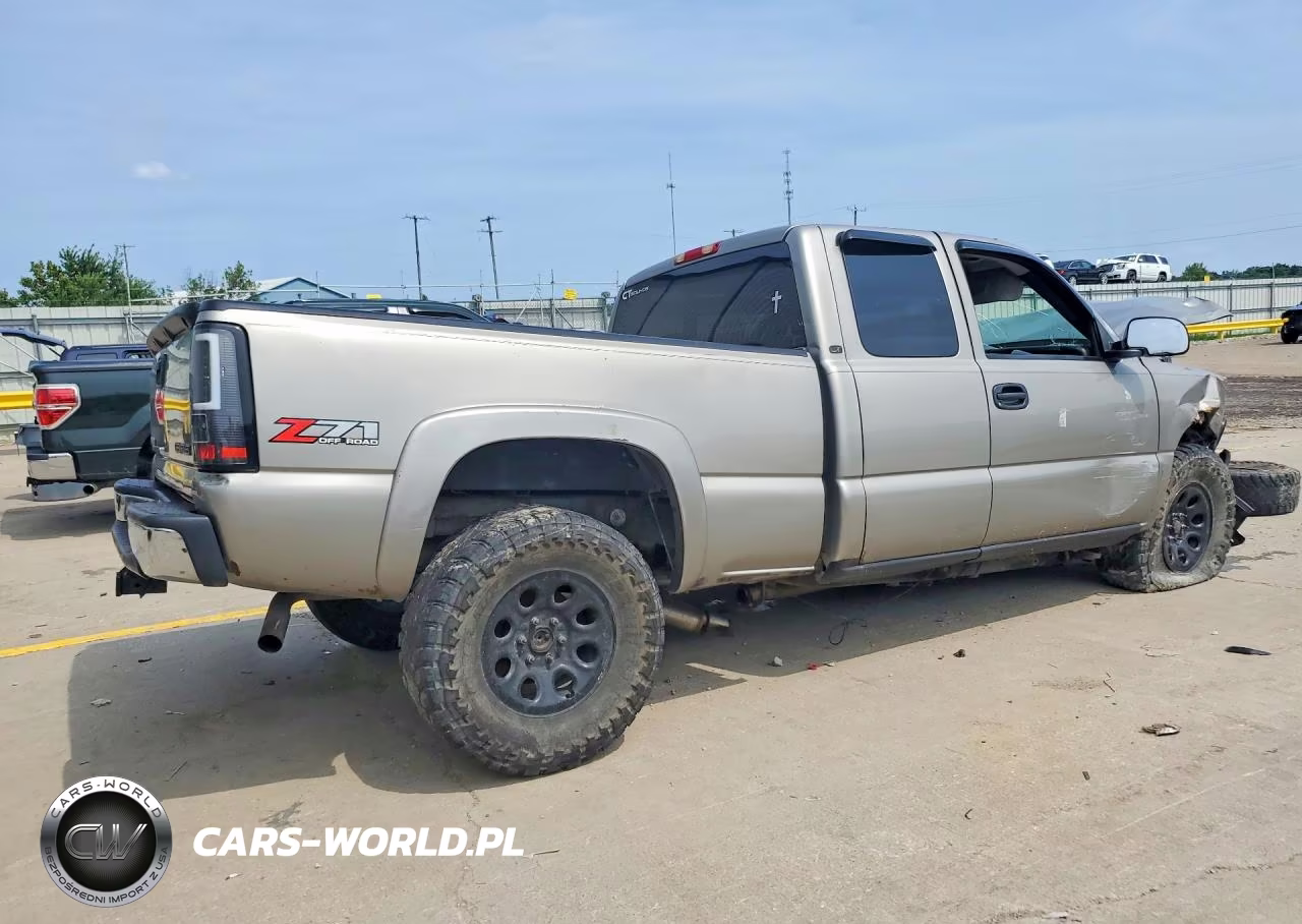 2003 Chevrolet Silverado K1500 VIN:1GCEK19T53E232586 - 3
