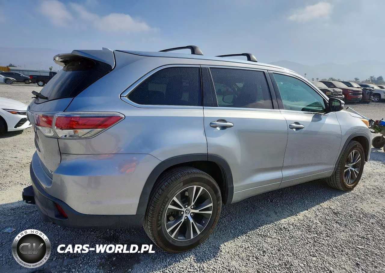 2016 Toyota Highlander Xle VIN:5TDKKRFHXGS129617 - 3