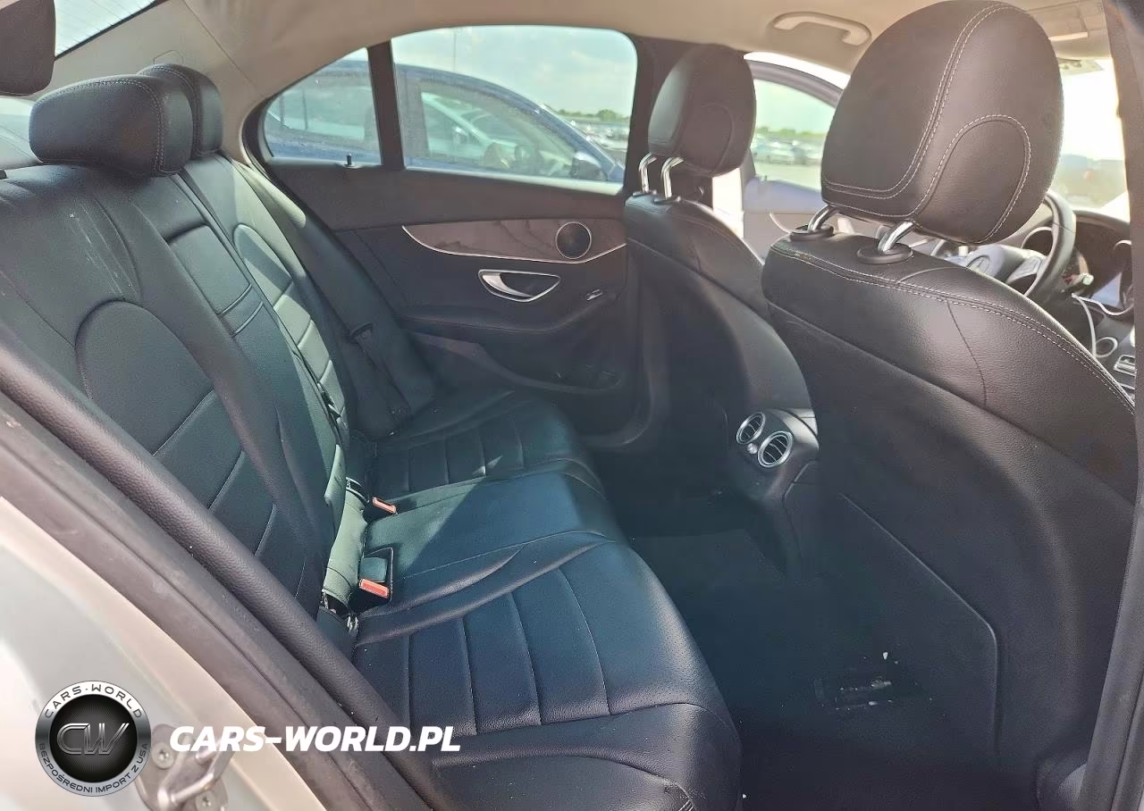 2016 Mercedes-Benz C 300 VIN:55SWF4JB7GU174920 - 10