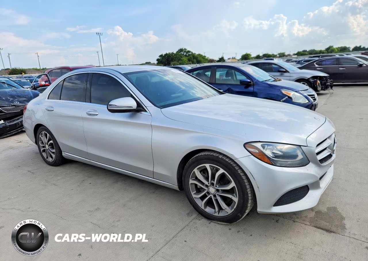 2016 Mercedes-Benz C 300 VIN:55SWF4JB7GU174920 - 4