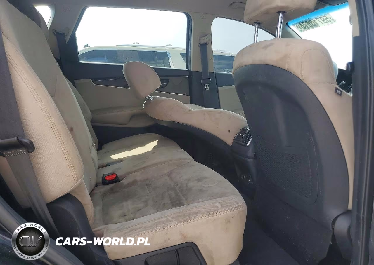 2019 Kia Sorento Lx V6 VIN:5XYPG4A54KG481718 - 11