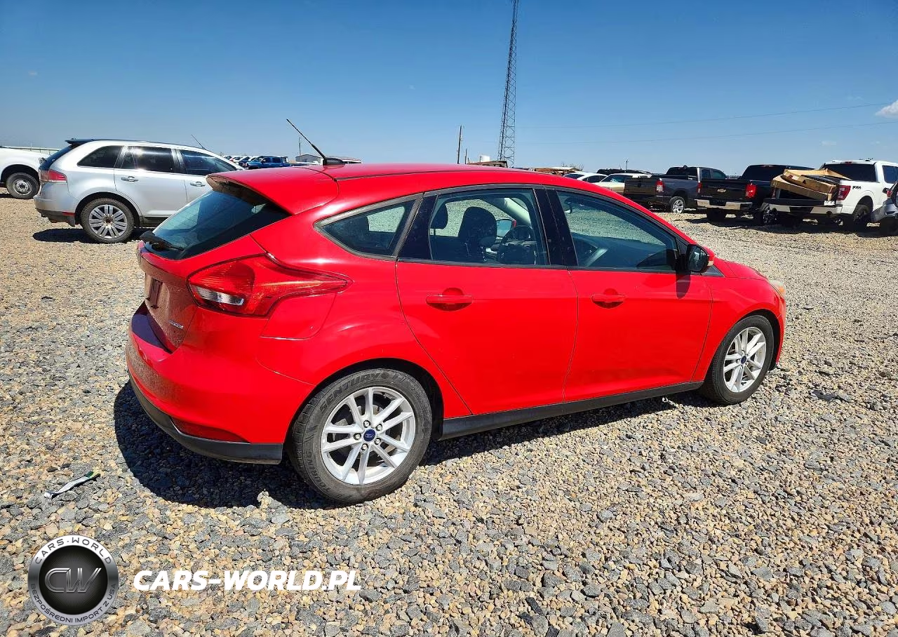 2016 Ford Focus Se VIN:1FADP3K29GL264054 - 3