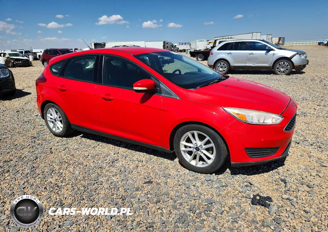 2016 Ford Focus Se VIN:1FADP3K29GL264054 - 4