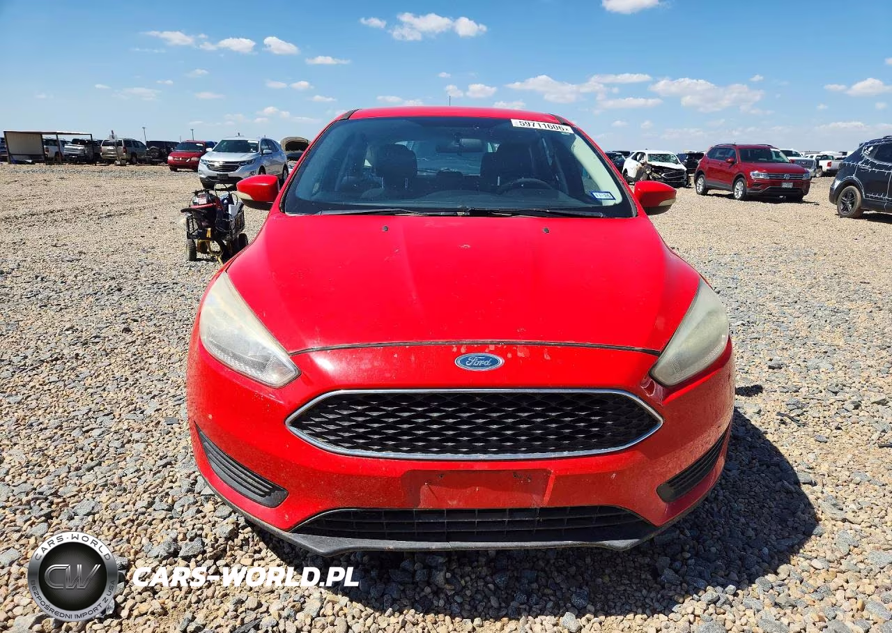 2016 Ford Focus Se VIN:1FADP3K29GL264054 - 5