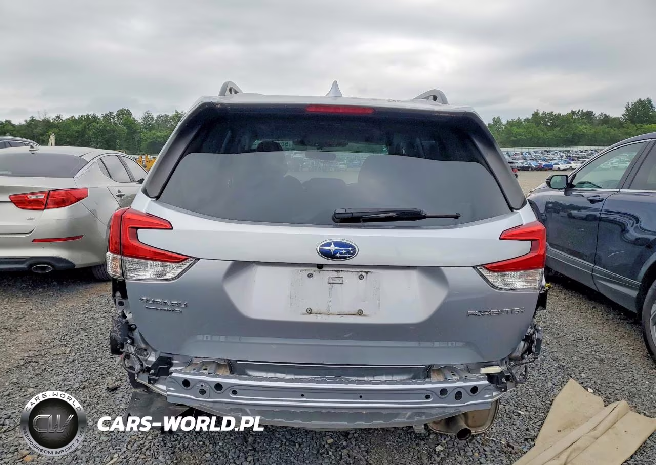2022 Subaru Forester Premium VIN:JF2SKAEC5NH415367 - 6