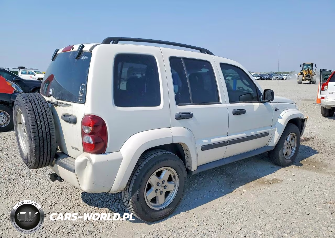 2007 Jeep Liberty Sport VIN:1J4GL48K07W704865 - 3