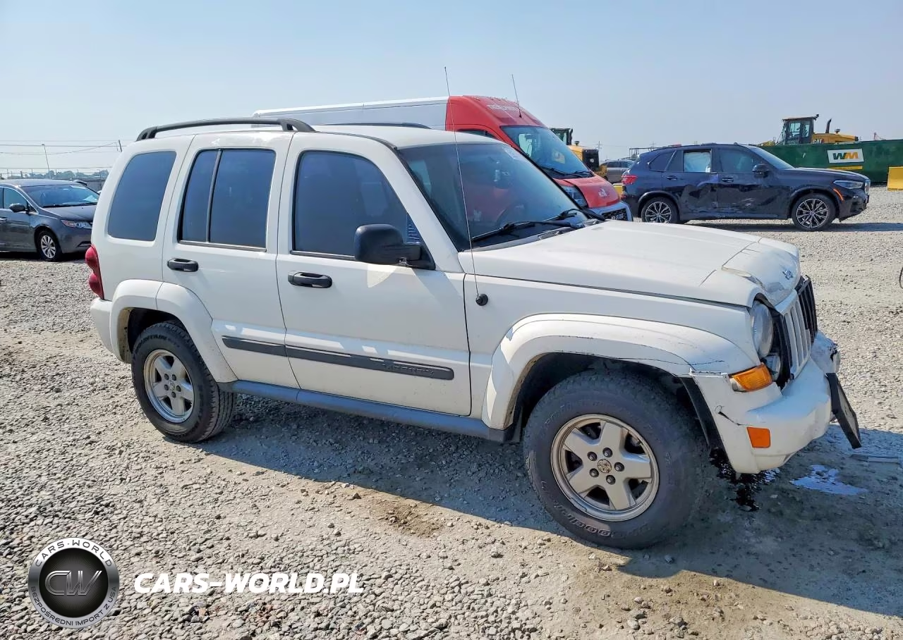 2007 Jeep Liberty Sport VIN:1J4GL48K07W704865 - 4
