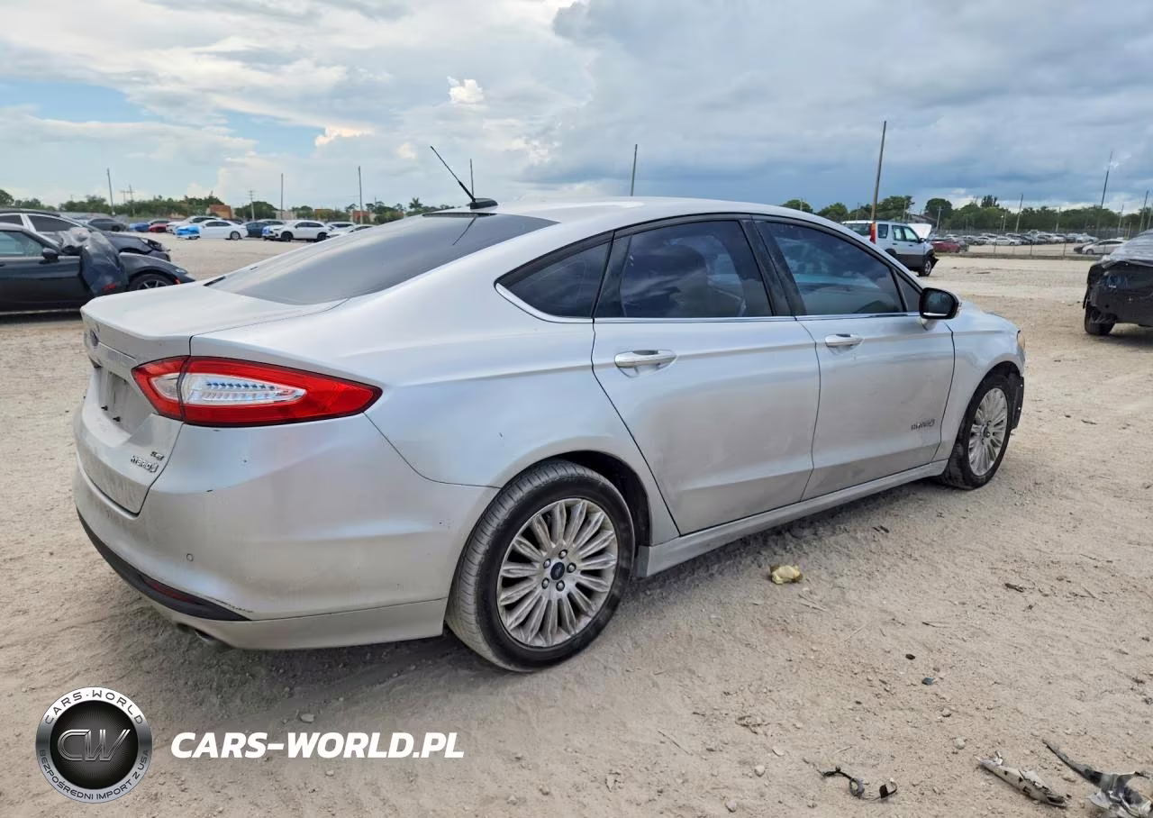 2015 Ford Fusion Se Hybrid VIN:3FA6P0LUXFR288712 - 3