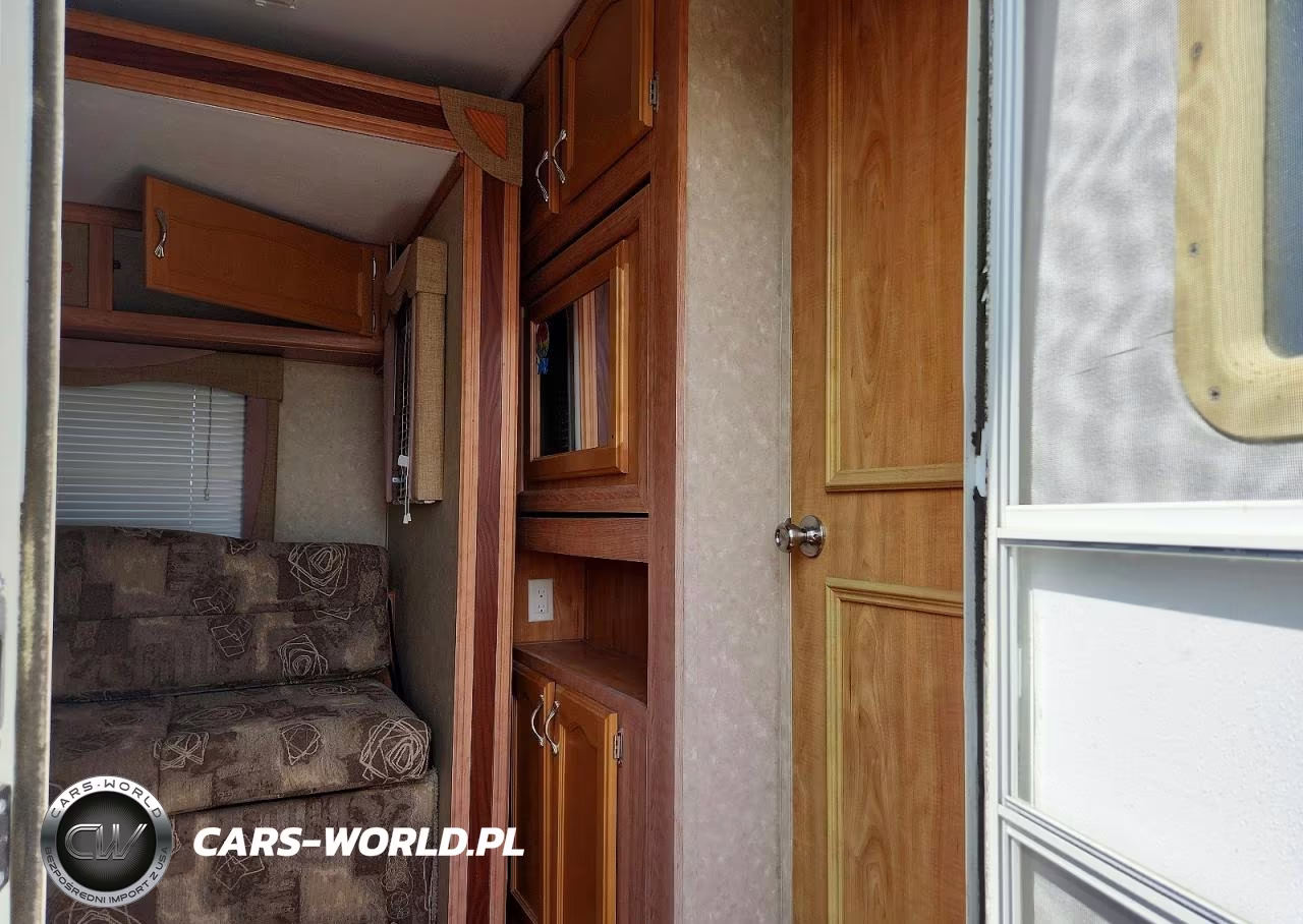 2010 Gulf Stream Conquest Camper VIN:1NL1GTM23A1101374 - 5