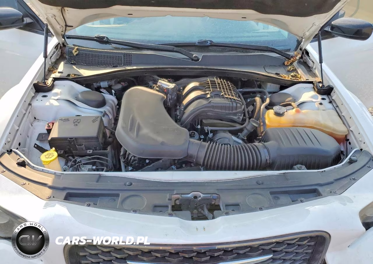 2019 Chrysler 300 Touring VIN:2C3CCAAG2KH590307 - 11