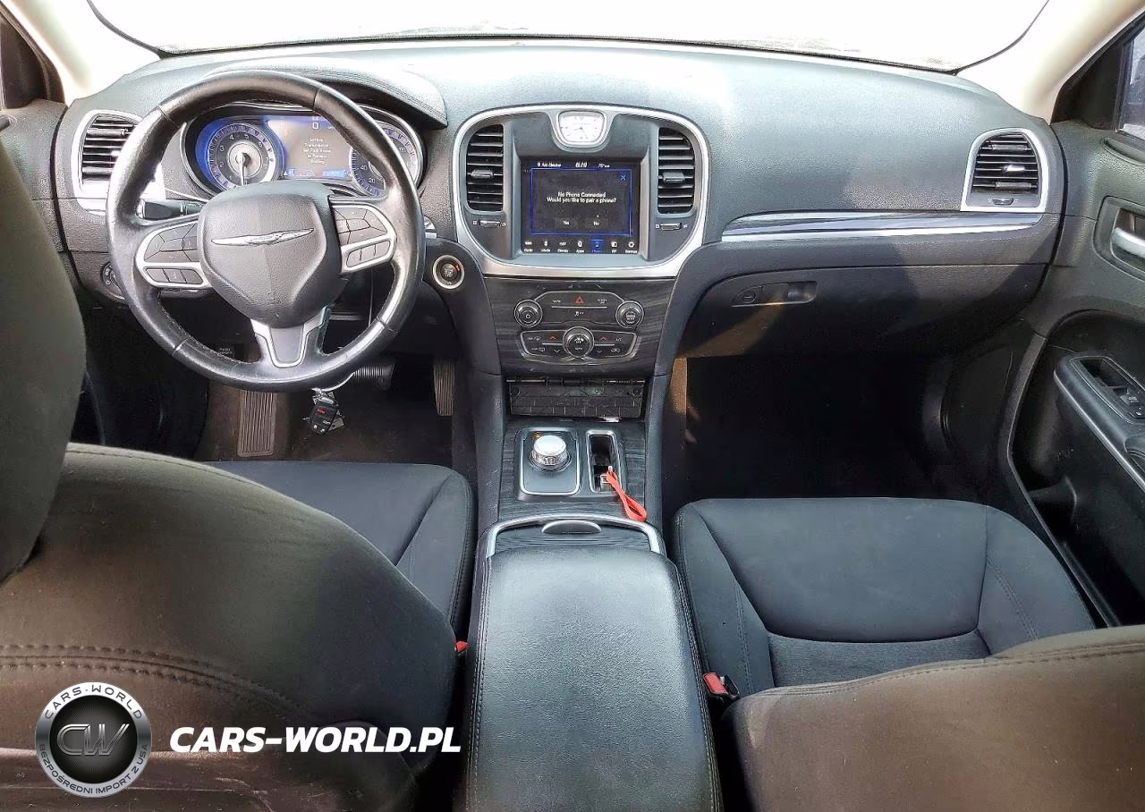 2019 Chrysler 300 Touring VIN:2C3CCAAG2KH590307 - 8