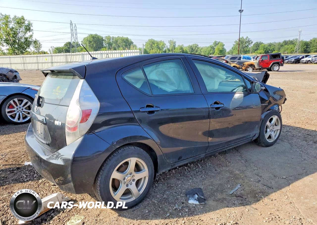 2012 Toyota Prius C Two VIN:JTDKDTB35C1508484 - 3