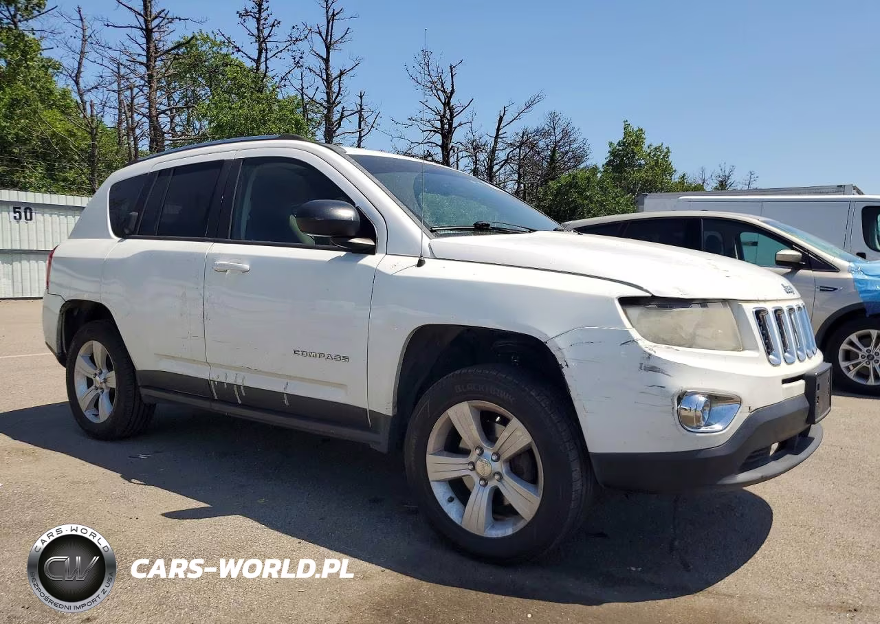 2012 Jeep Compass Latitude VIN:1C4NJDEB4CD575123 - 4
