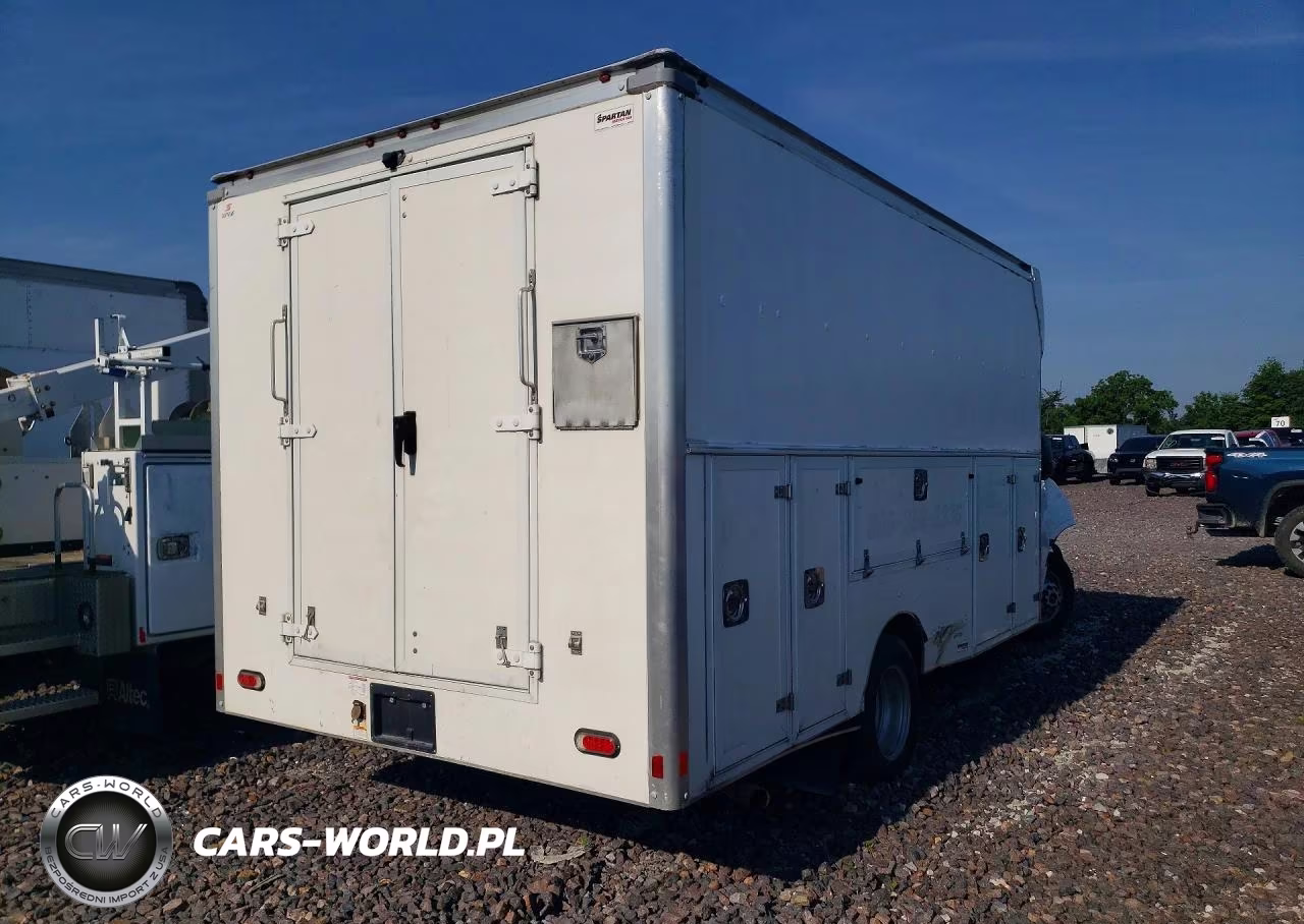 2020 GMC Savana Cutaway G4500 VIN:7GZ67UCG1LN000587 - 3