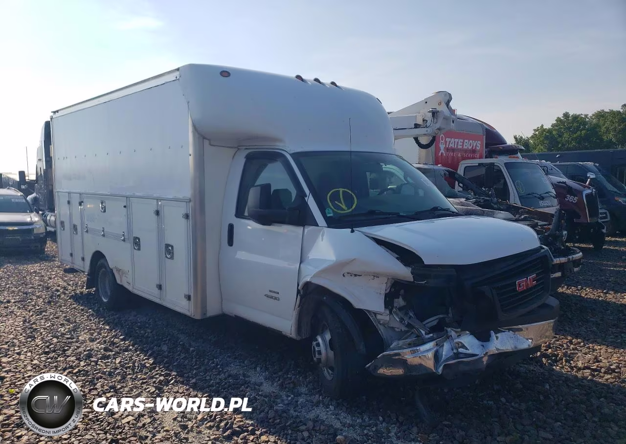 2020 GMC Savana Cutaway G4500 VIN:7GZ67UCG1LN000587 - 4