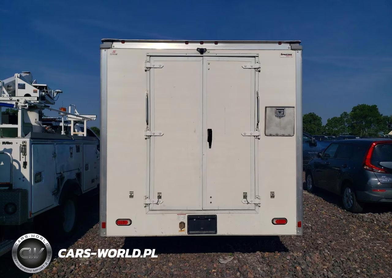 2020 GMC Savana Cutaway G4500 VIN:7GZ67UCG1LN000587 - 6