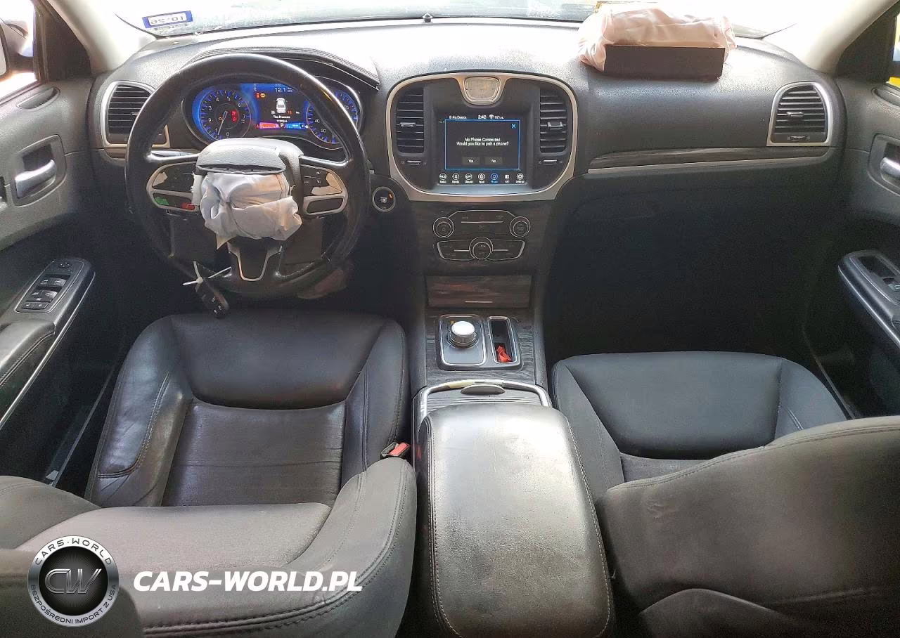 2019 Chrysler 300 Touring VIN:2C3CCAAG3KH648389 - 8