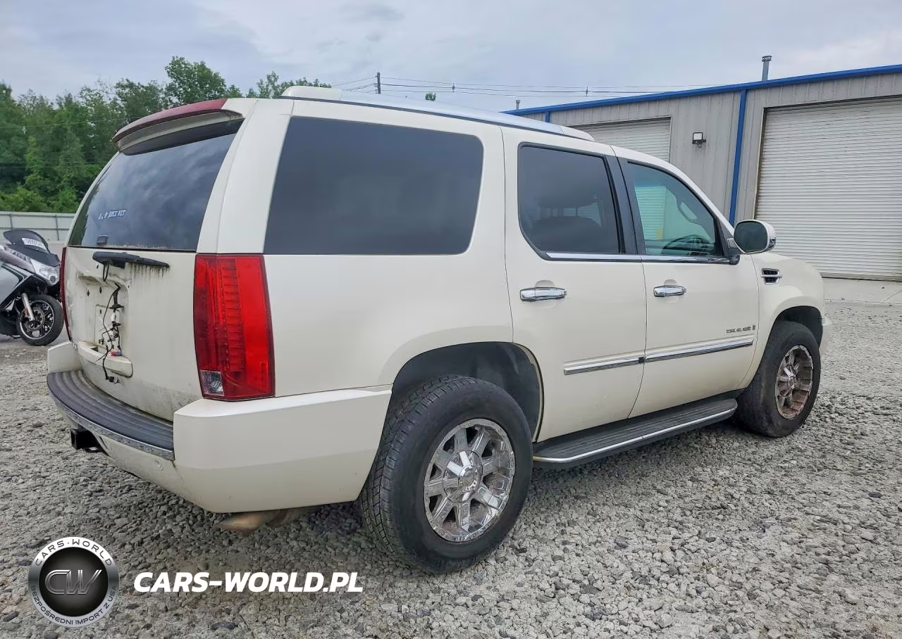 2007 Cadillac Escalade Luxury VIN:1GYFK63827R183796 - 3