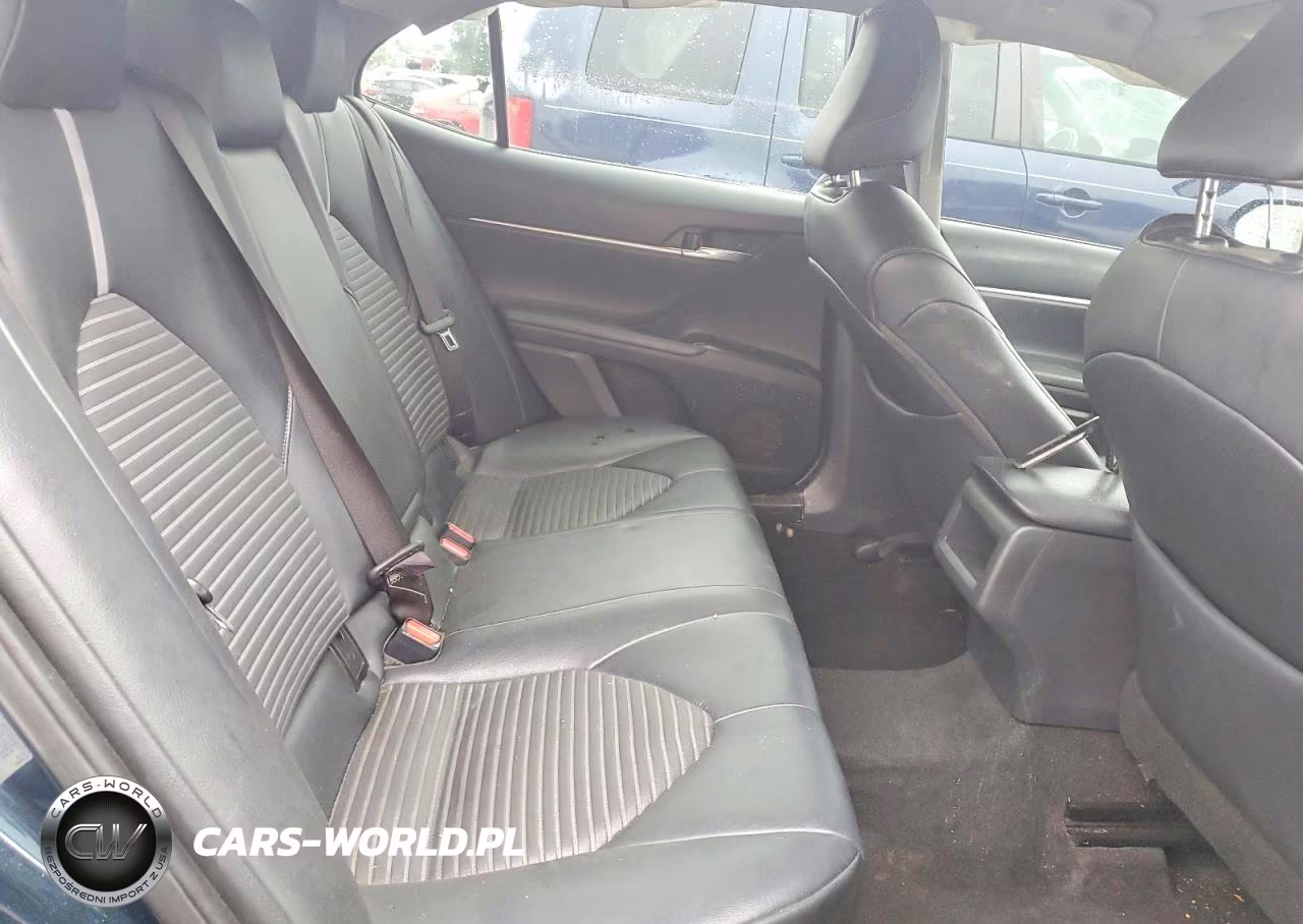 2018 Toyota Camry Se VIN:4T1B11HK3JU575328 - 10