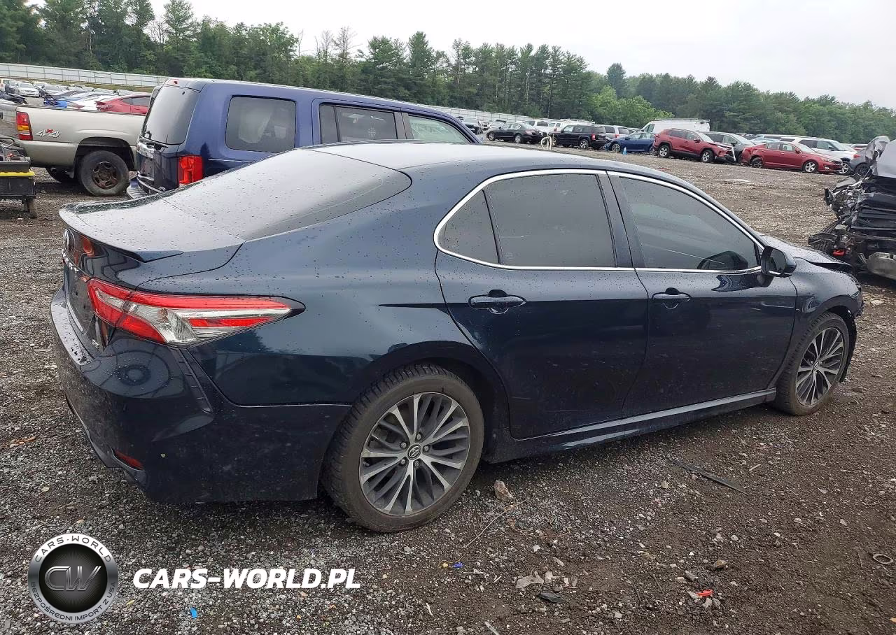 2018 Toyota Camry Se VIN:4T1B11HK3JU575328 - 3