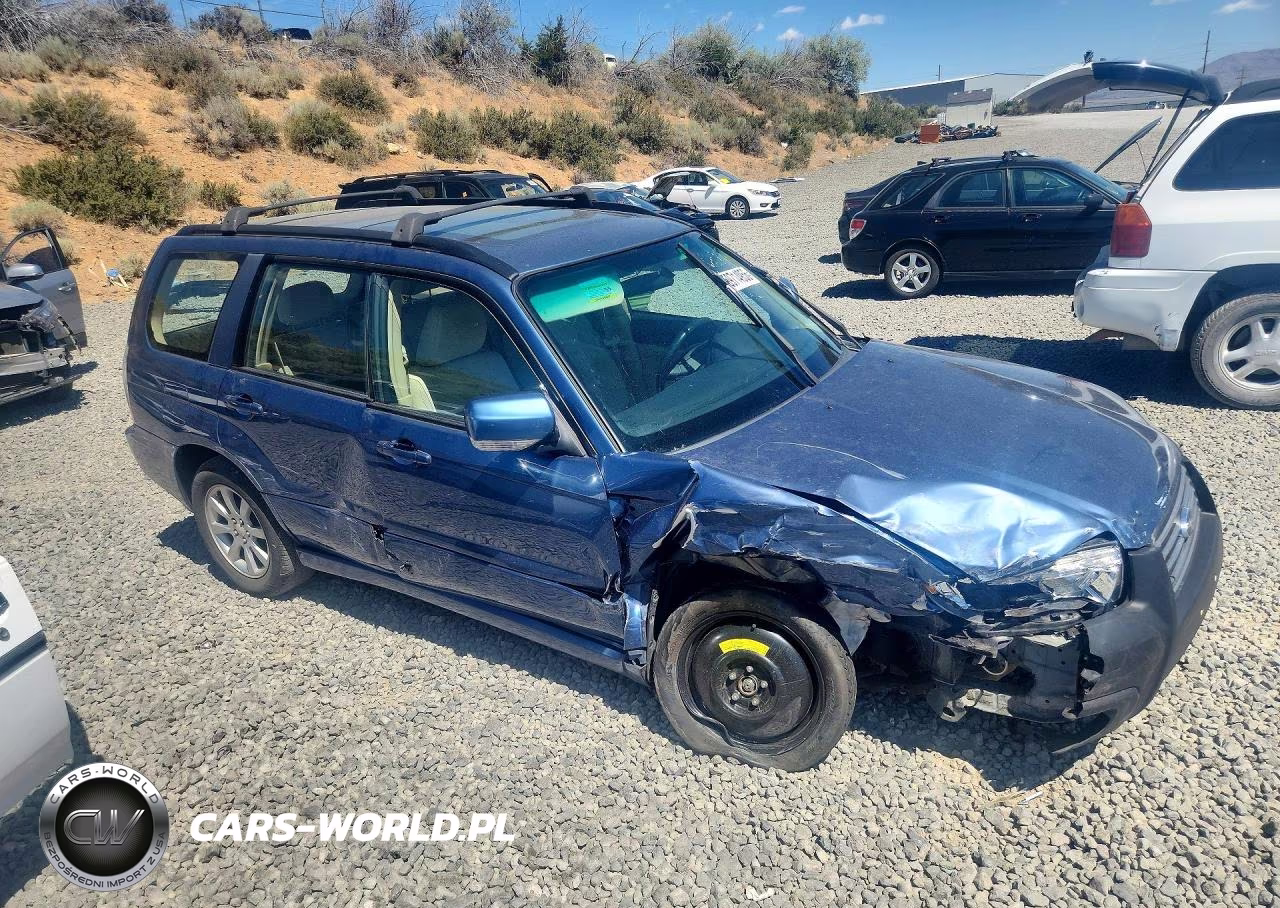 2008 Subaru Forester 2.5X Premium VIN:JF1SG65618H717305 - 4