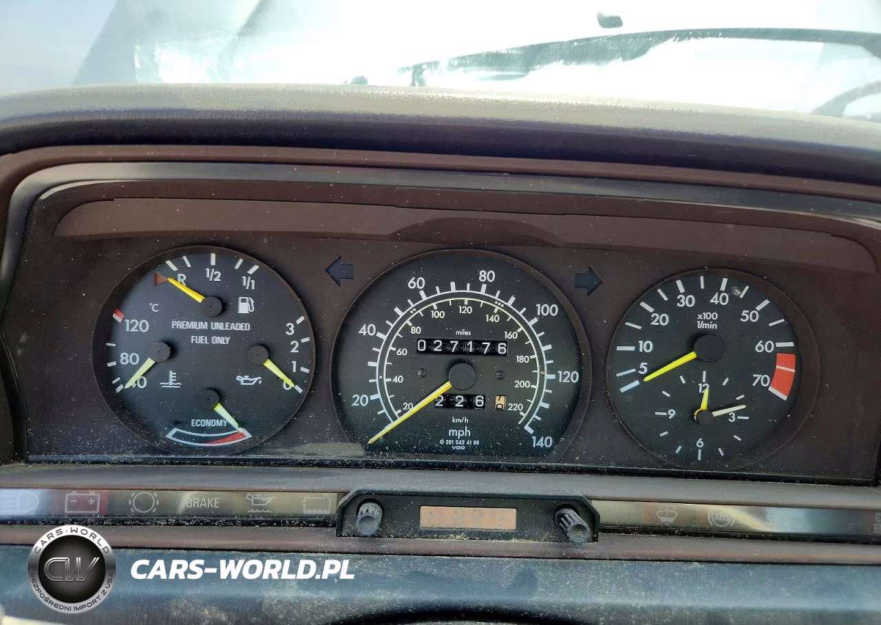 1989 Mercedes-Benz 190 E 2.6 VIN:WDBDA29D3KF624910 - 9