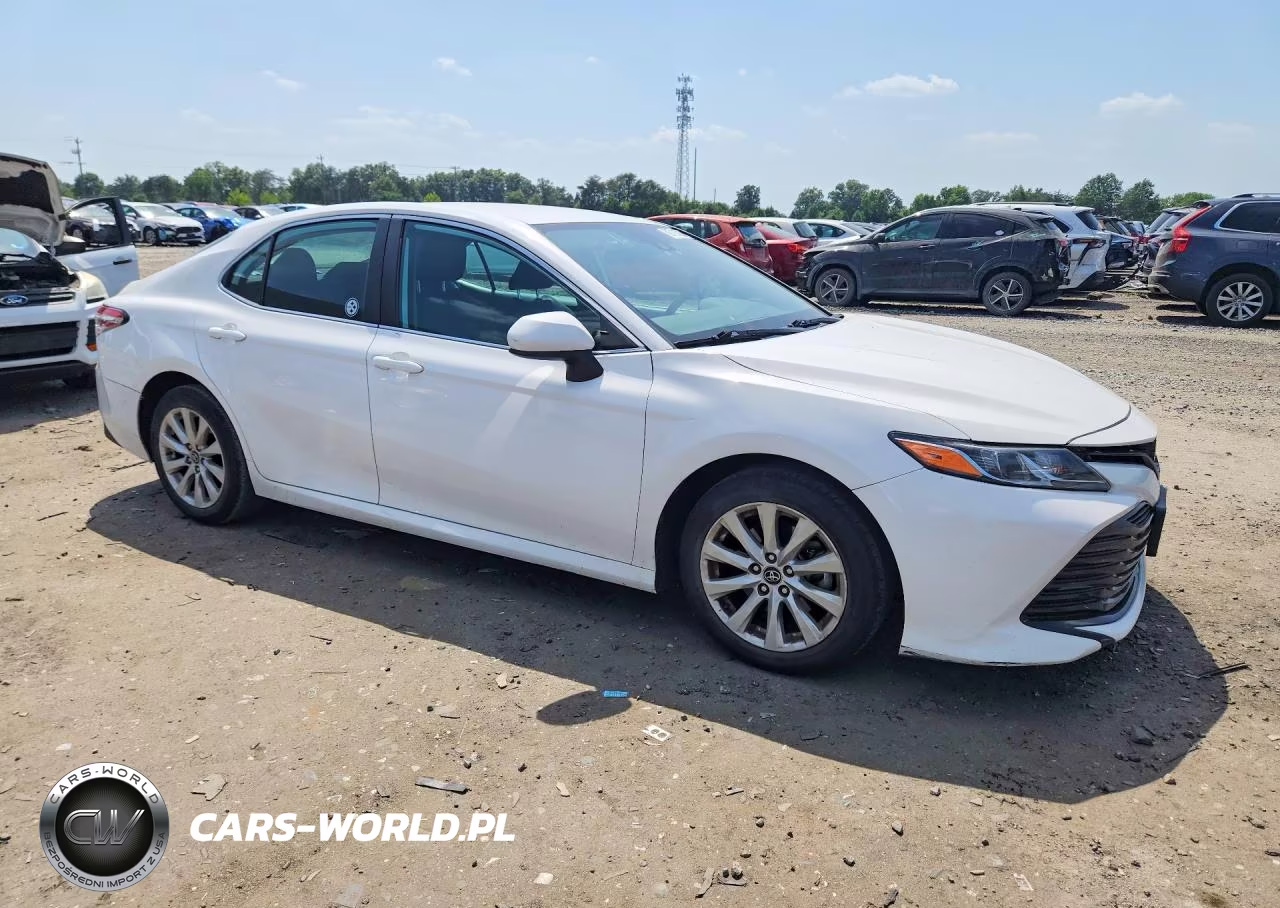 2019 Toyota Camry Le VIN:4T1B11HK4KU213039 - 4