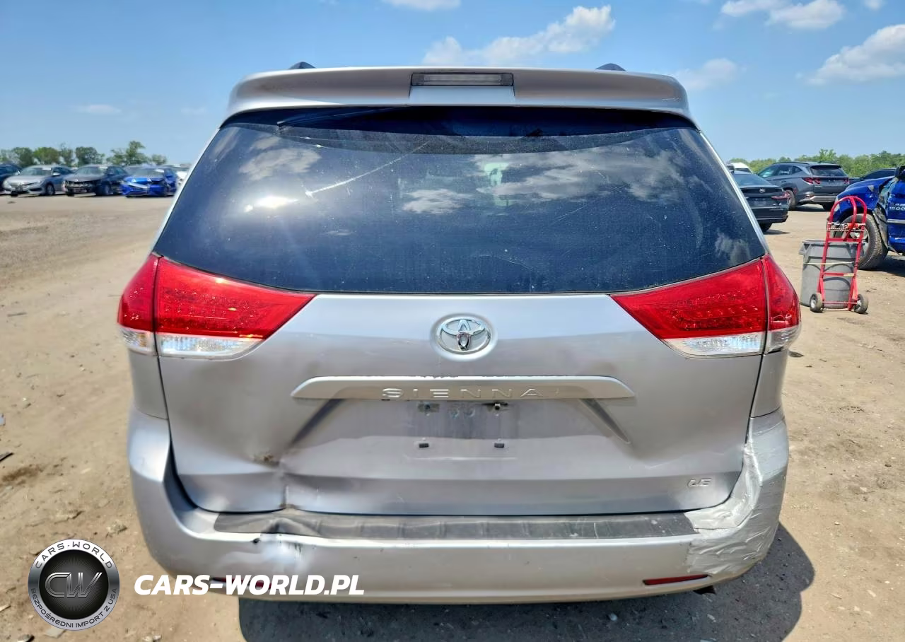 2013 Toyota Sienna Le VIN:5TDKK3DC9DS321403 - 6