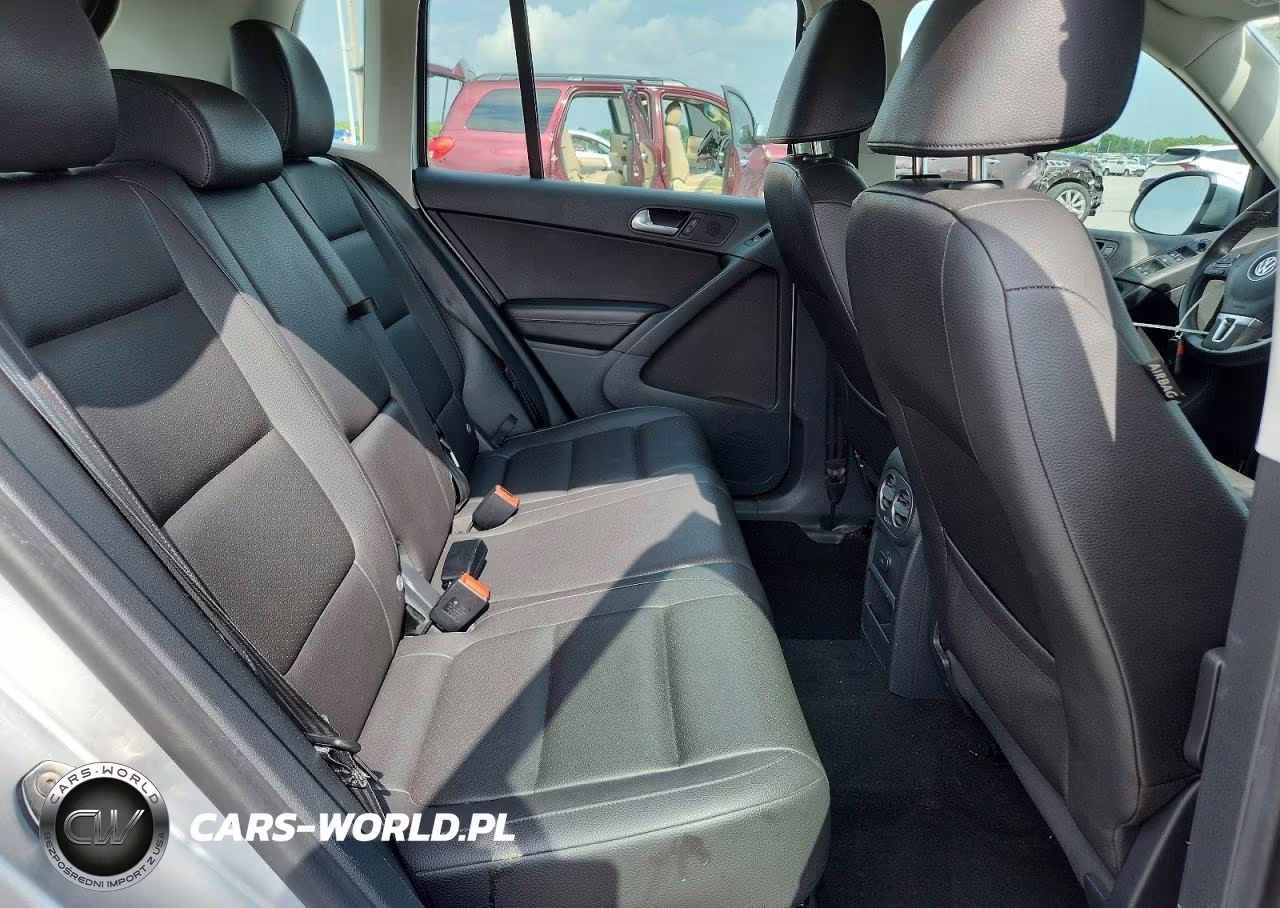 2017 Volkswagen Tiguan S VIN:WVGAV7AX9HK027381 - 11