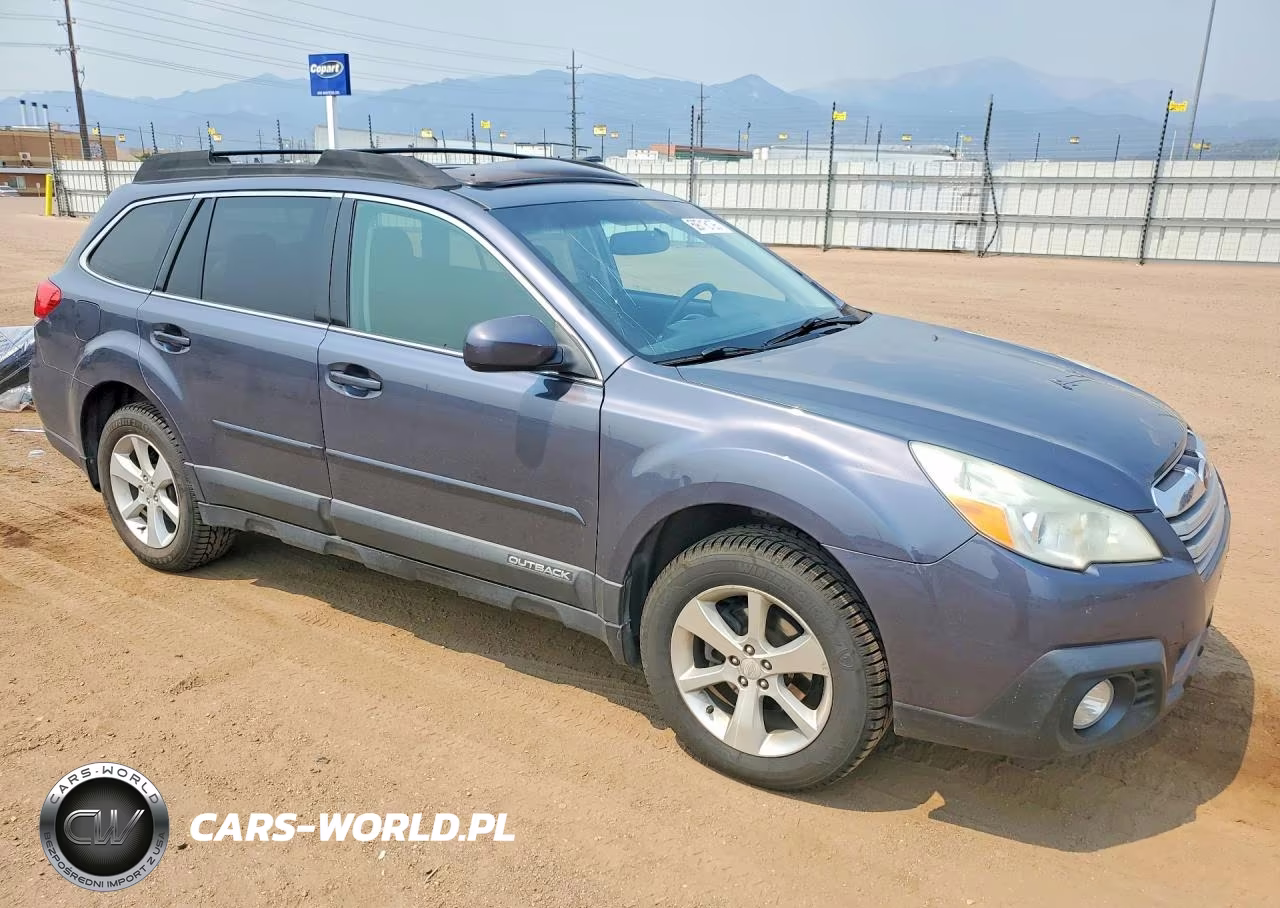 2014 Subaru Outback 2.5I Premium VIN:4S4BRBECXE3220454 - 4
