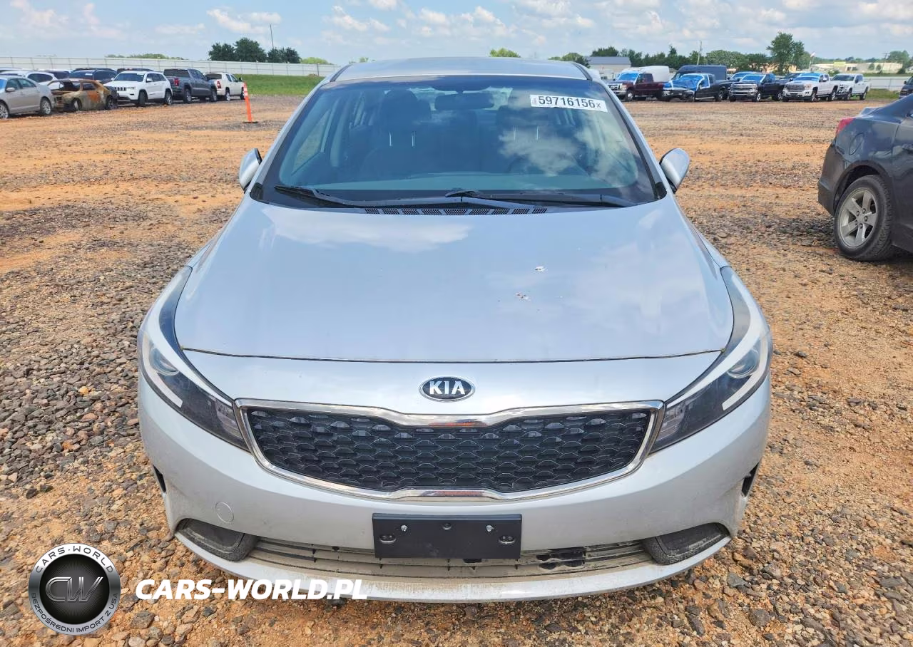 2017 Kia Forte Lx VIN:3KPFK4A7XHE049247 - 5