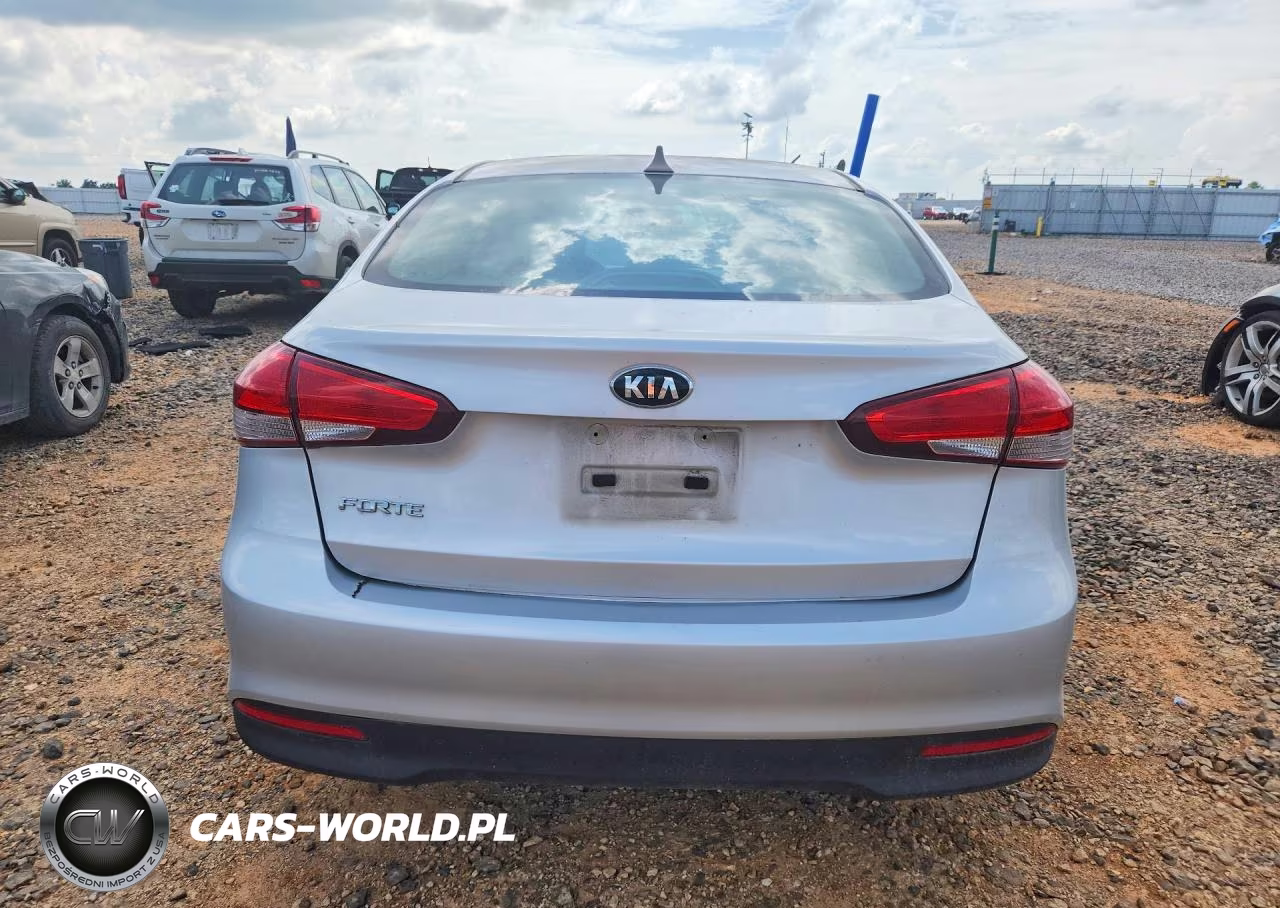 2017 Kia Forte Lx VIN:3KPFK4A7XHE049247 - 6