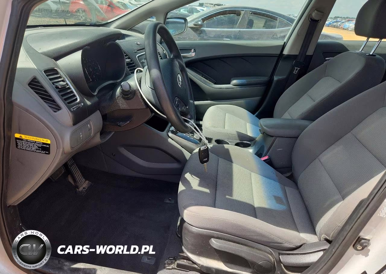 2017 Kia Forte Lx VIN:3KPFK4A7XHE049247 - 7