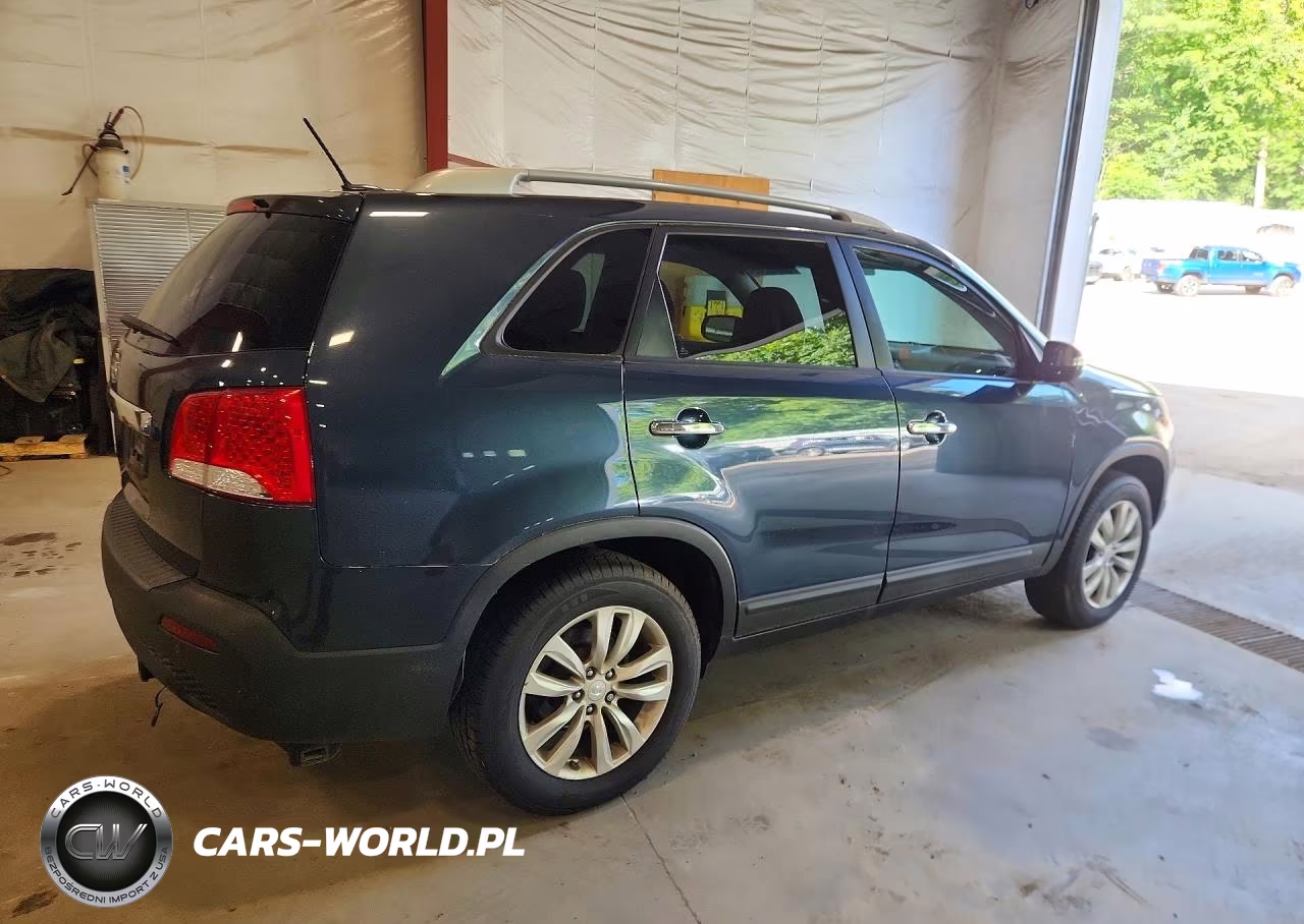 2011 Kia Sorento Lx VIN:5XYKT4A26BG119885 - 3