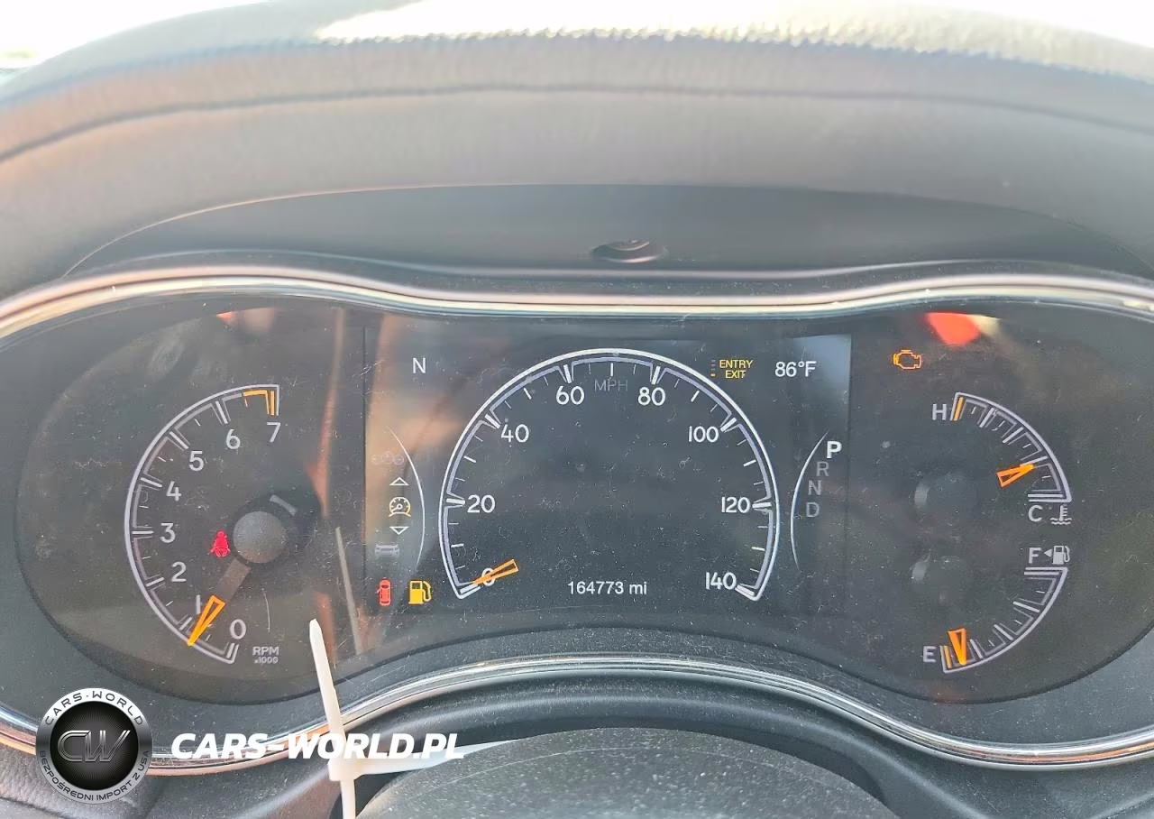 2018 Jeep Grand Cherokee Overland VIN:1C4RJFCG2JC322316 - 9