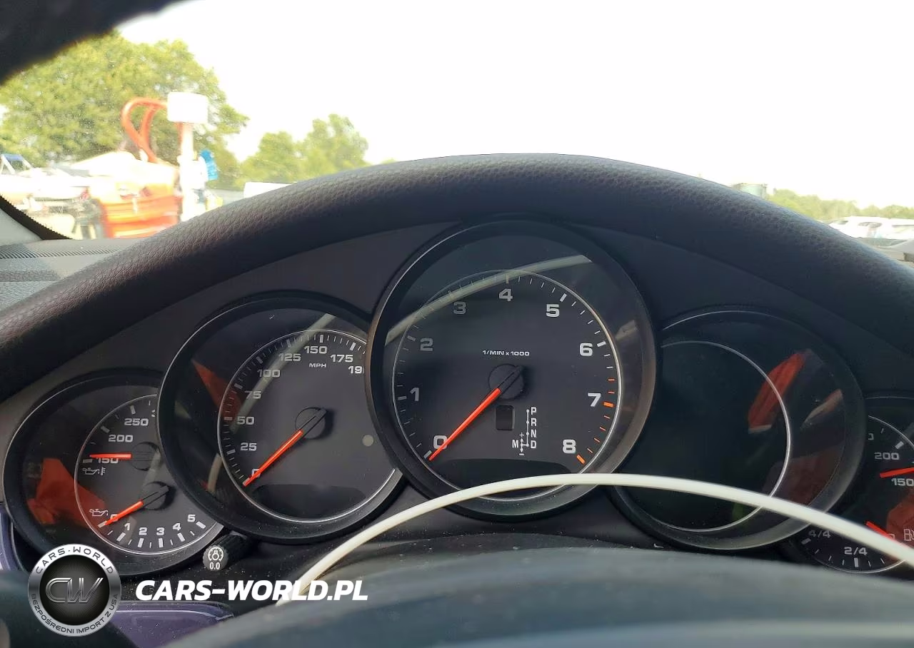 2016 Porsche Panamera 2 VIN:WP0AA2A79GL003920 - 9